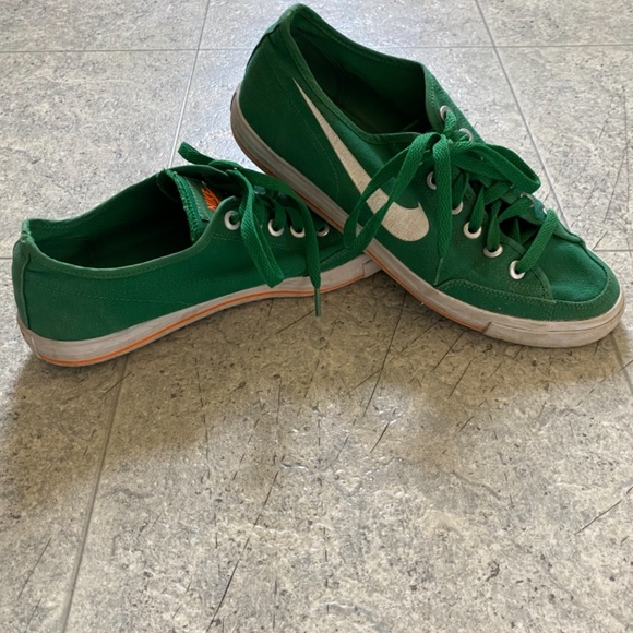 Nike Sneakers - Picture 3 of 5